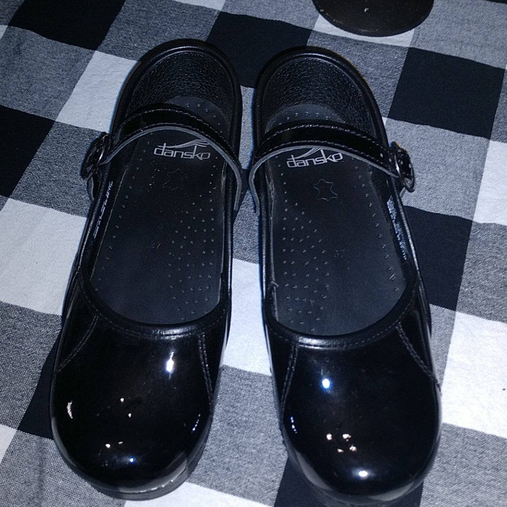 Dansko 37 Patent Mary Jane Black